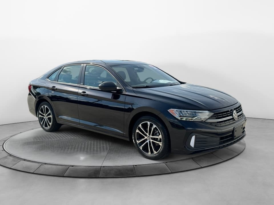 2024 Volkswagen Jetta Sport — photo 1 of 35