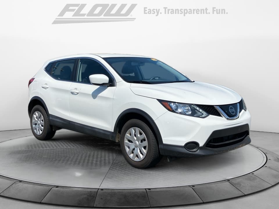 2019 Nissan Rogue Sport S — photo 1 of 35