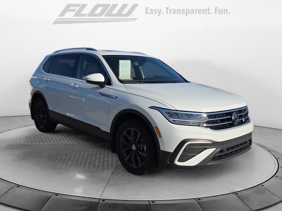 2024 Volkswagen Tiguan SE — photo 1 of 11