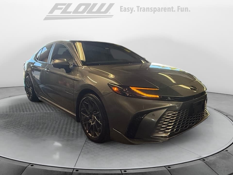 2026 Toyota Camry Base — photo 1 of 40
