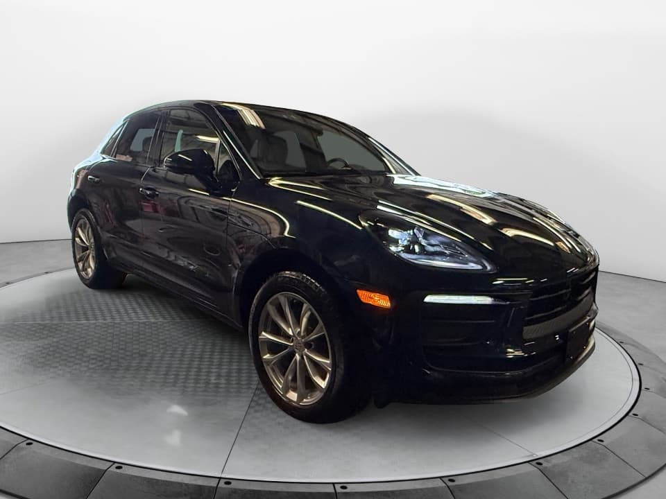 2022 Porsche Macan Base — photo 1 of 35
