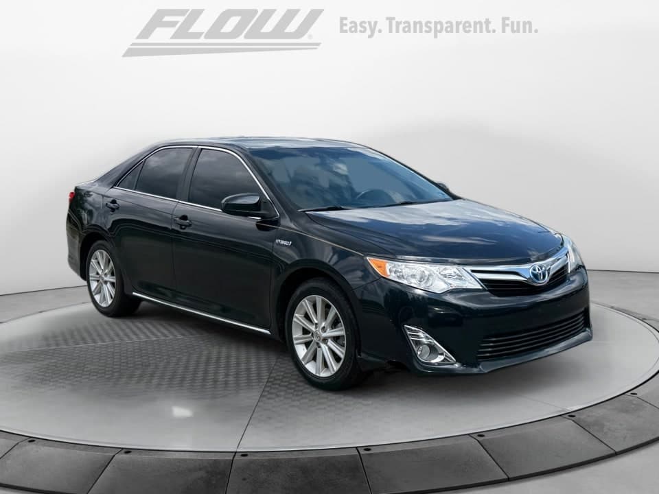 2013 Toyota Camry Hybrid Base — photo 1 of 40