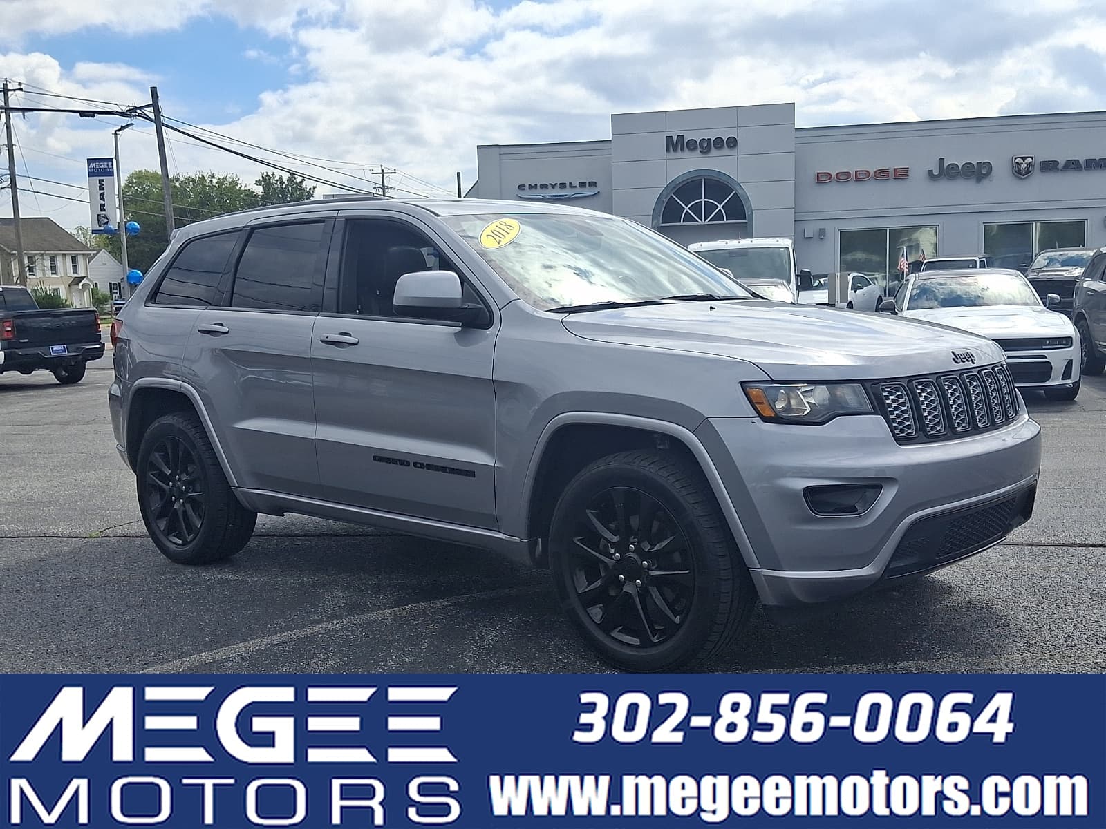 2018 Jeep Grand Cherokee Altitude — photo 1 of 32