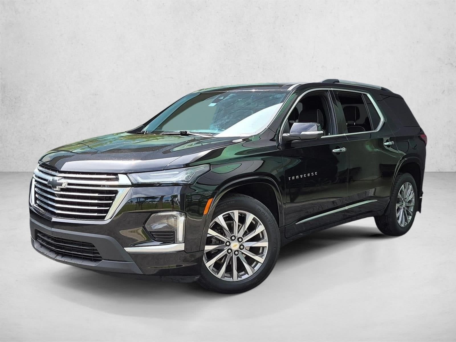 2023 Chevrolet Traverse Premier — photo 1 of 27