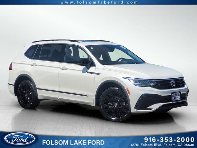 2022 Volkswagen Tiguan 2.0T SE R-Line Black — photo 1 of 30