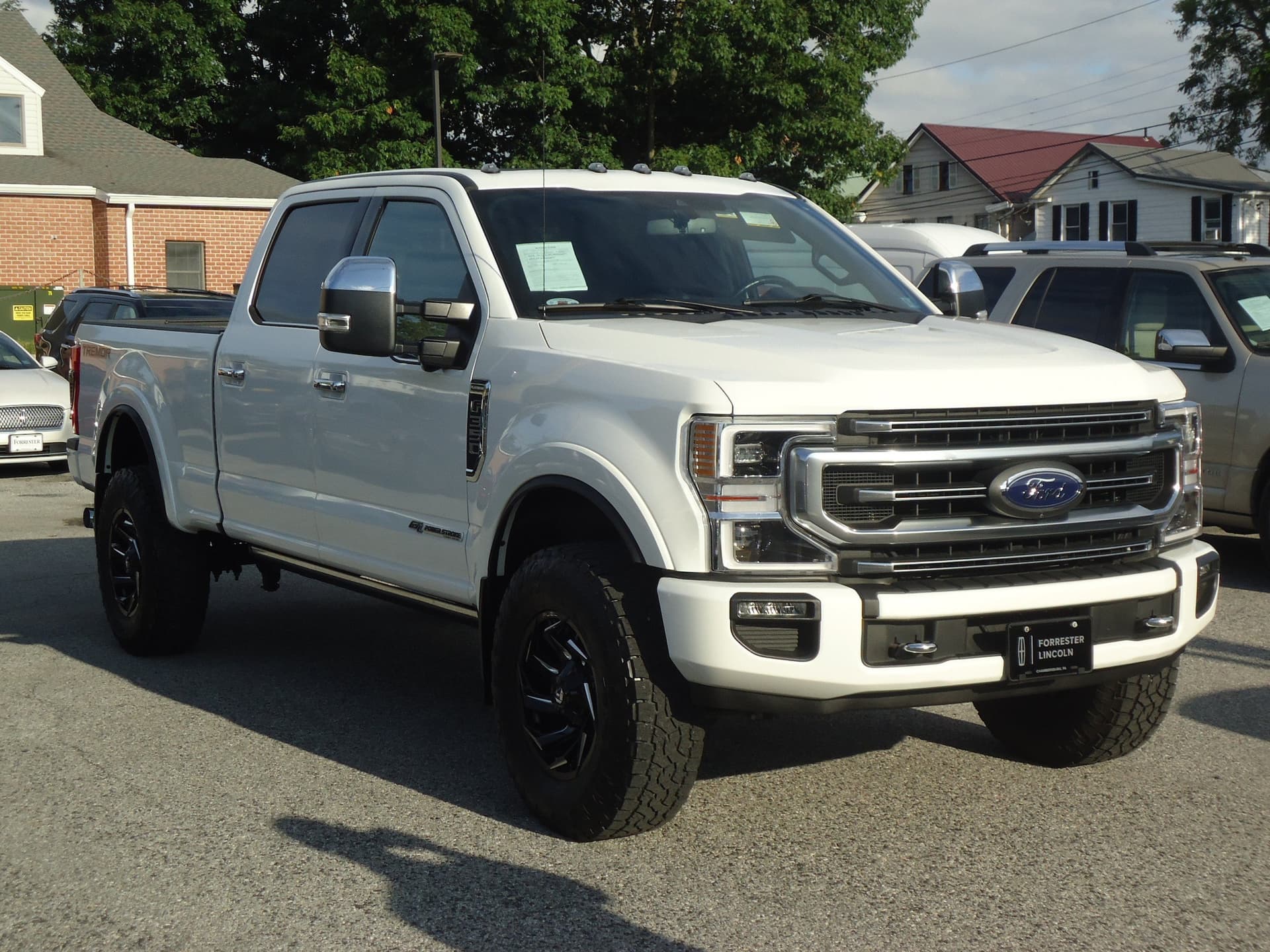 2020 Ford Super Duty F-350 SRW Platinum — photo 1 of 40