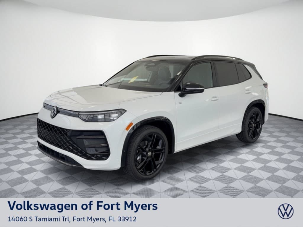 2026 Volkswagen Tiguan SE R-Line Black — photo 1 of 32