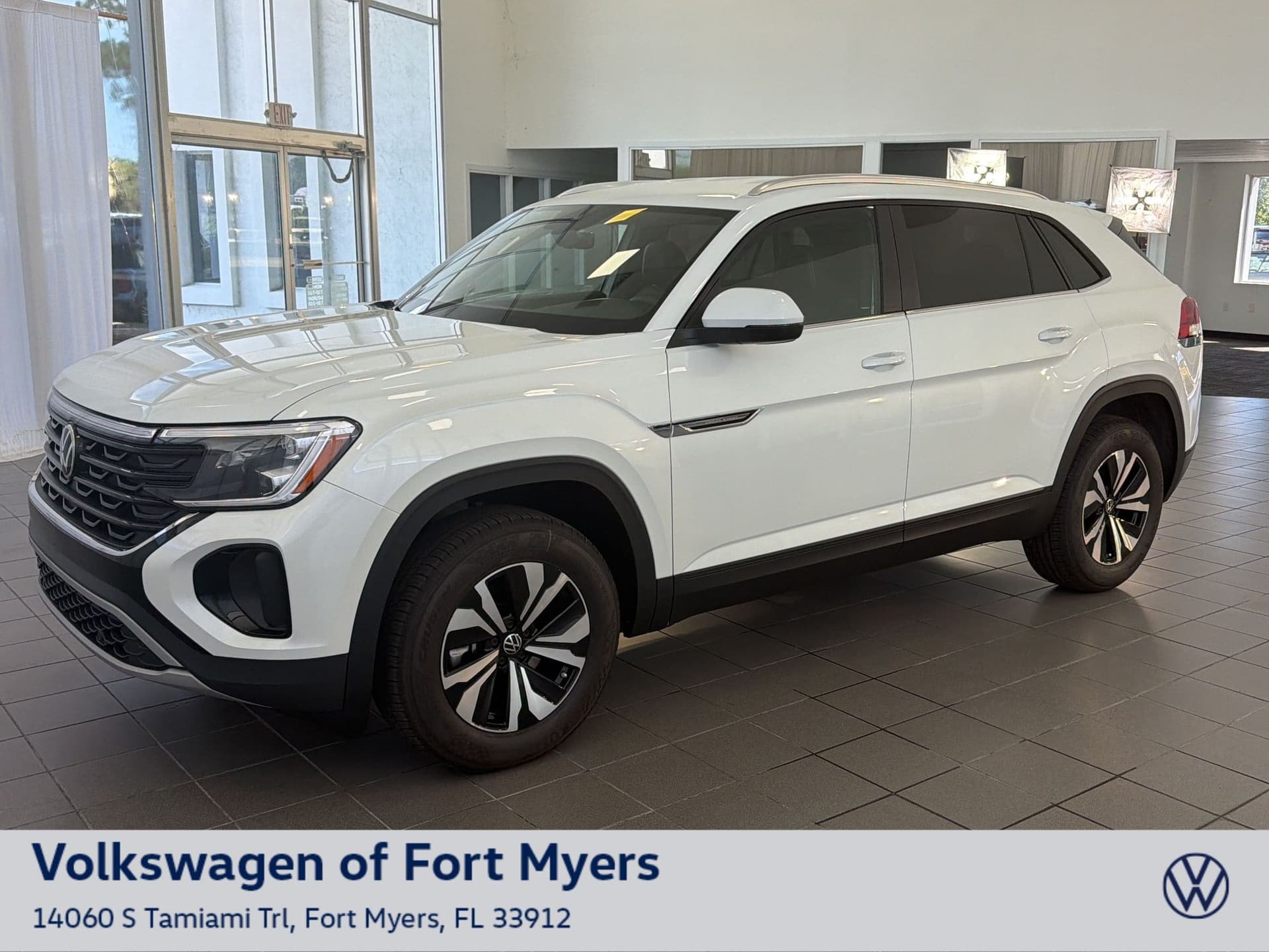 2026 Volkswagen Atlas Cross Sport SE — photo 1 of 34