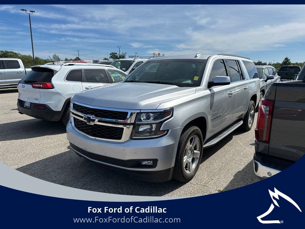 2017 Chevrolet Suburban LT — photo 1 of 15