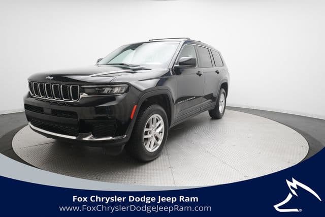 2023 Jeep Grand Cherokee L Laredo — photo 1 of 36