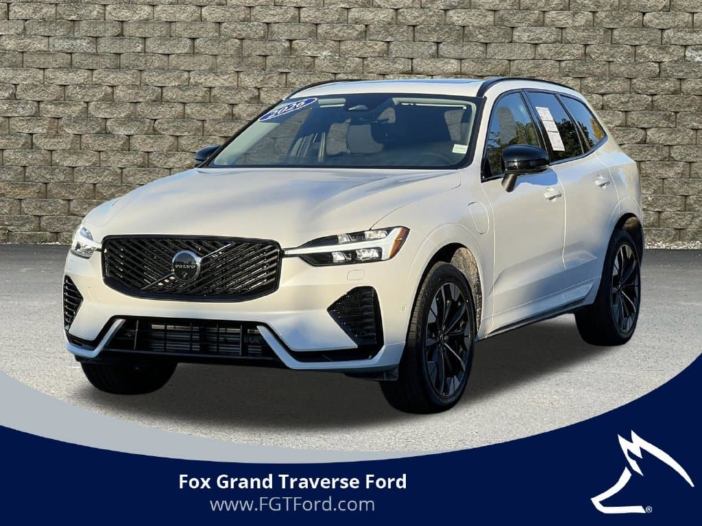 2026 Volvo XC60 Plug-In Hybrid Base — photo 1 of 46