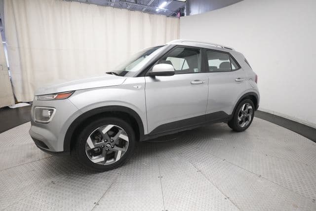 2025 Hyundai Venue SEL — photo 1 of 37