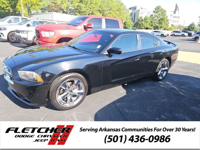 2013 Dodge Charger SE — photo 1 of 8