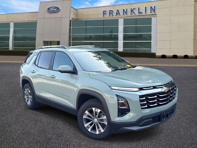 2025 Chevrolet Equinox LT — photo 1 of 12