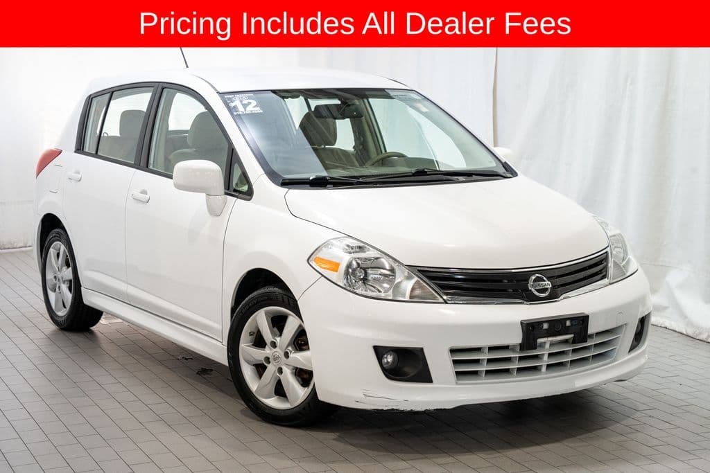 2012 Nissan Versa 1.8 SL — photo 1 of 18