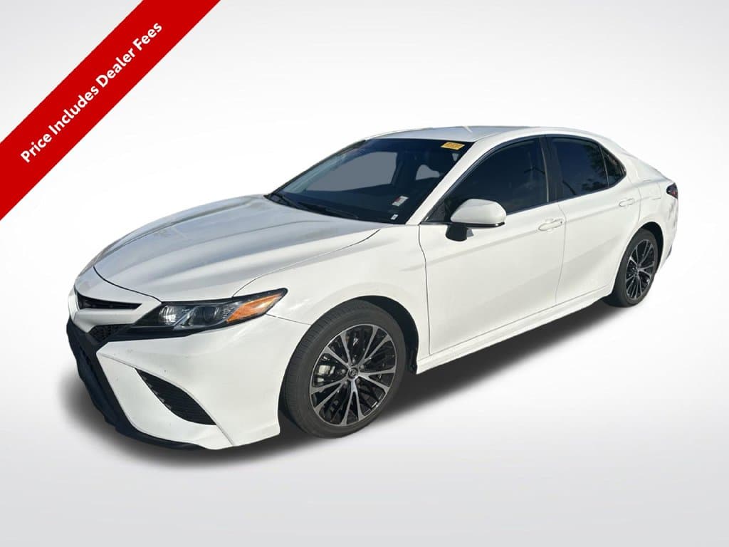 2020 Toyota Camry SE — photo 1 of 19