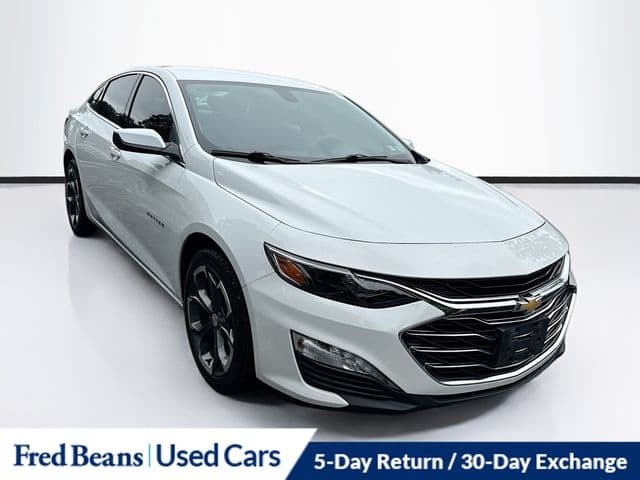2022 Chevrolet Malibu LT — photo 1 of 37