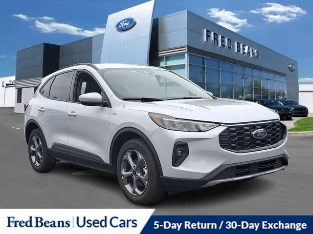 2025 Ford Escape ST-Line Select — photo 1 of 37