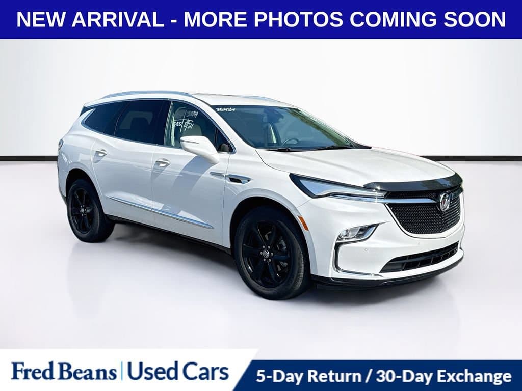2023 Buick Enclave Essence — photo 1 of 12