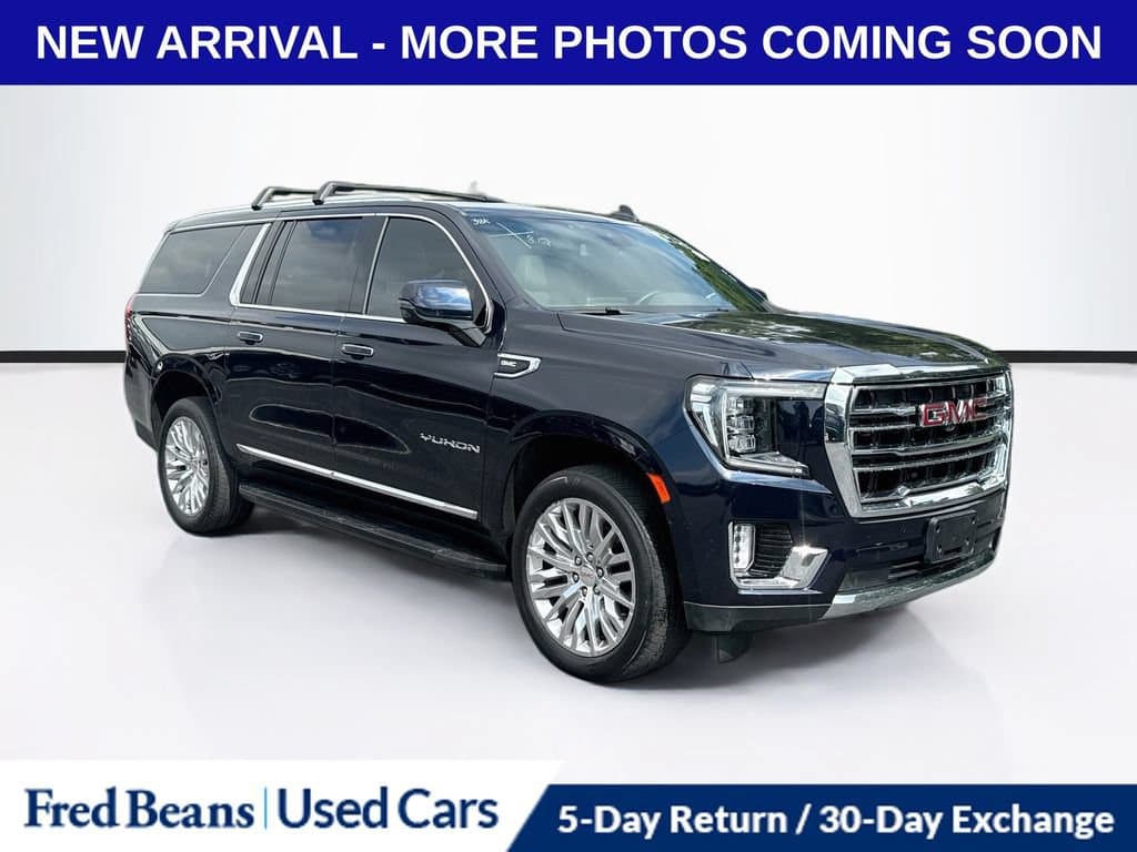 2024 GMC Yukon XL SLT — photo 1 of 12