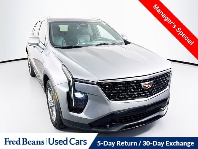 2025 Cadillac XT4 AWD Premium Luxury — photo 1 of 39
