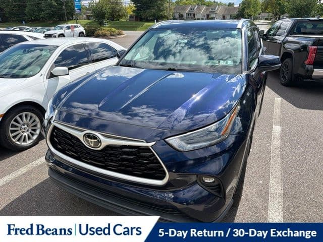 2021 Toyota Highlander XLE — photo 1 of 24
