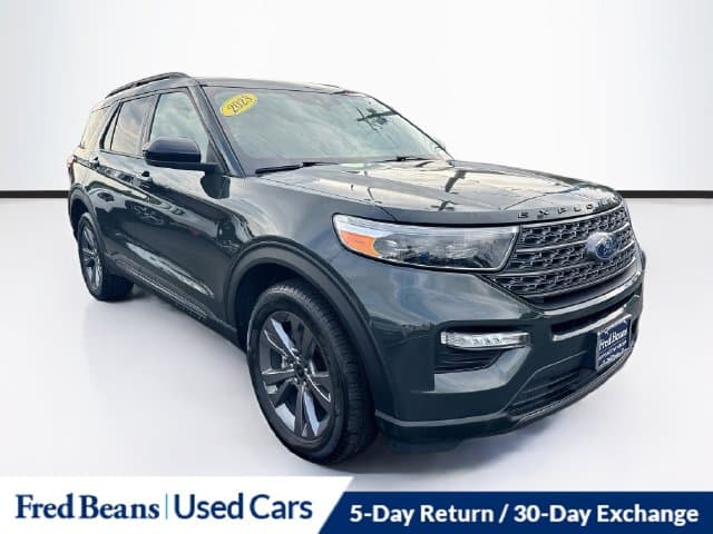 2023 Ford Explorer XLT — photo 1 of 39