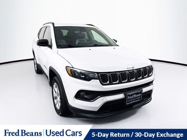 2024 Jeep Compass Latitude — photo 1 of 42