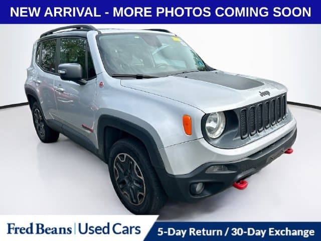 2016 Jeep Renegade Trailhawk — photo 1 of 12