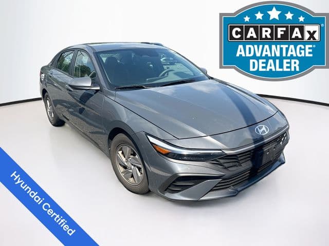 2024 Hyundai Elantra SE — photo 1 of 12