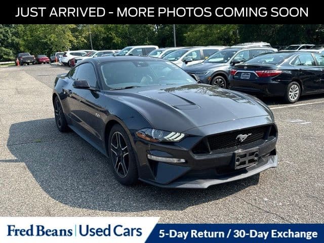 2022 Ford Mustang GT Premium — photo 1 of 17