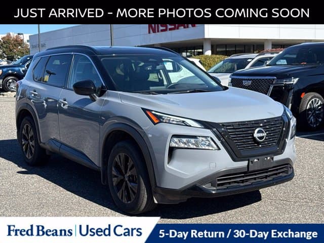 2023 Nissan Rogue SV — photo 1 of 17