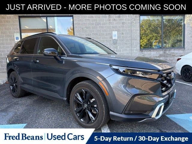 2025 Honda CR-V Hybrid Sport Touring — photo 1 of 16
