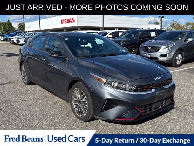 2023 Kia Forte GT-Line — photo 1 of 17
