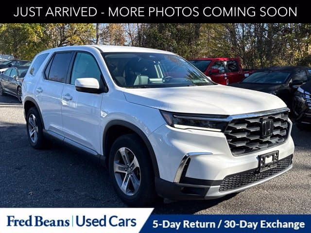 2024 Honda Pilot Base — photo 1 of 16