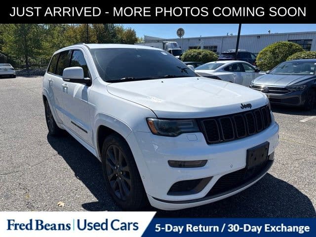 2019 Jeep Grand Cherokee Overland — photo 1 of 17
