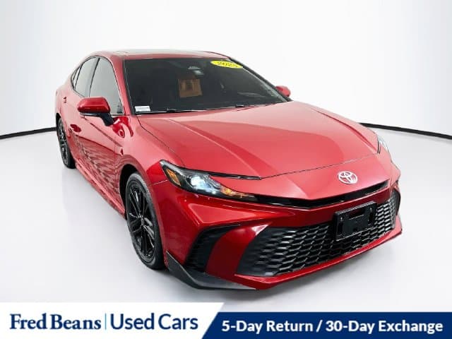 2025 Toyota Camry SE — photo 1 of 41