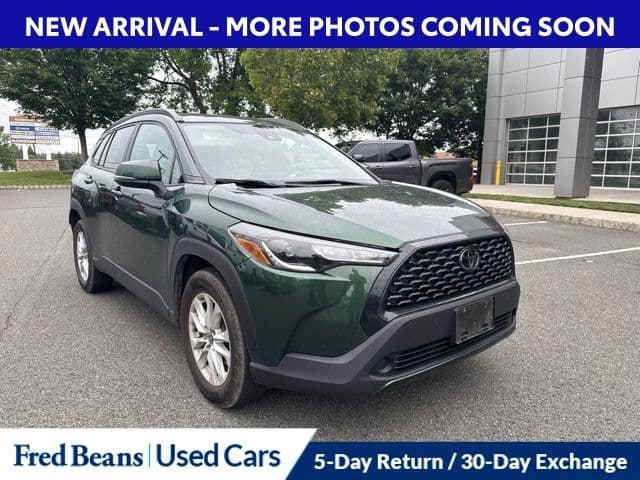 2022 Toyota Corolla Cross LE — photo 1 of 14