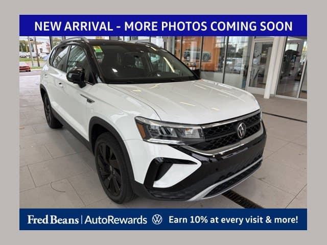 2024 Volkswagen Taos Base — photo 1 of 13