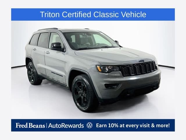 2019 Jeep Grand Cherokee Laredo — photo 1 of 37