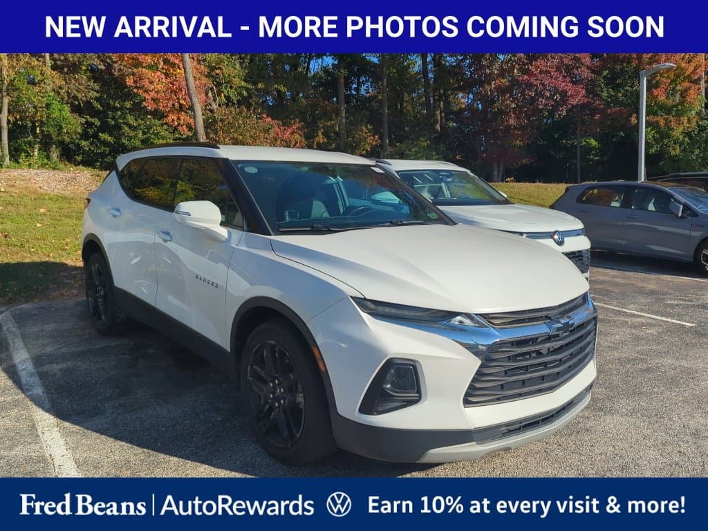 2019 Chevrolet Blazer Base — photo 1 of 16