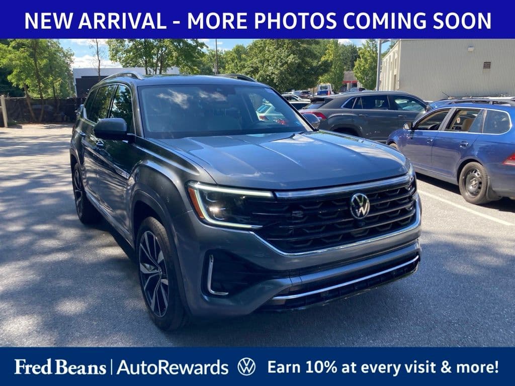 2024 Volkswagen Atlas 2.0T SEL Premium R-Line — photo 1 of 15