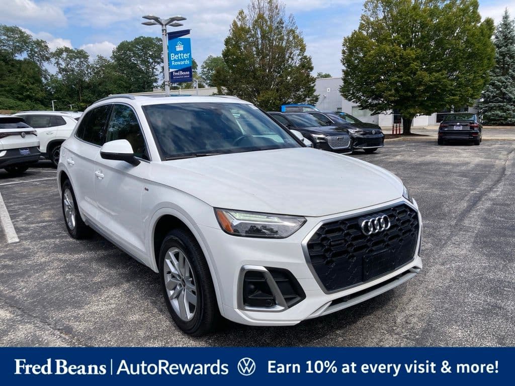 2023 Audi Q5 45 S Line Premium — photo 1 of 33