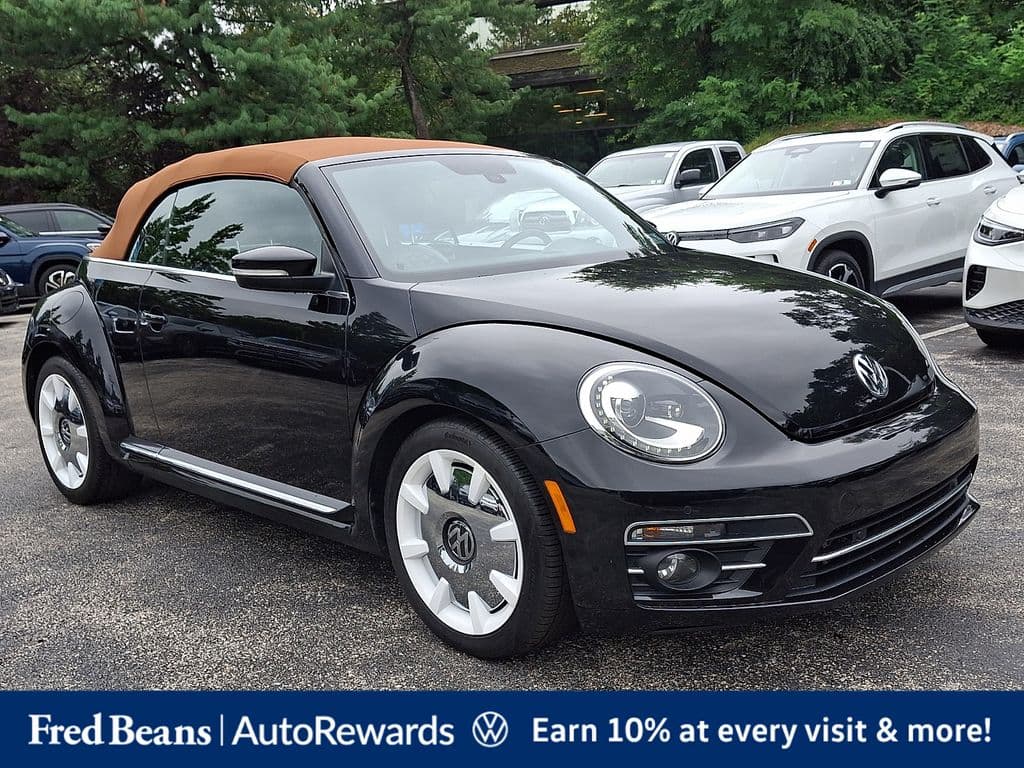 2019 Volkswagen Beetle 2.0T — photo 1 of 35