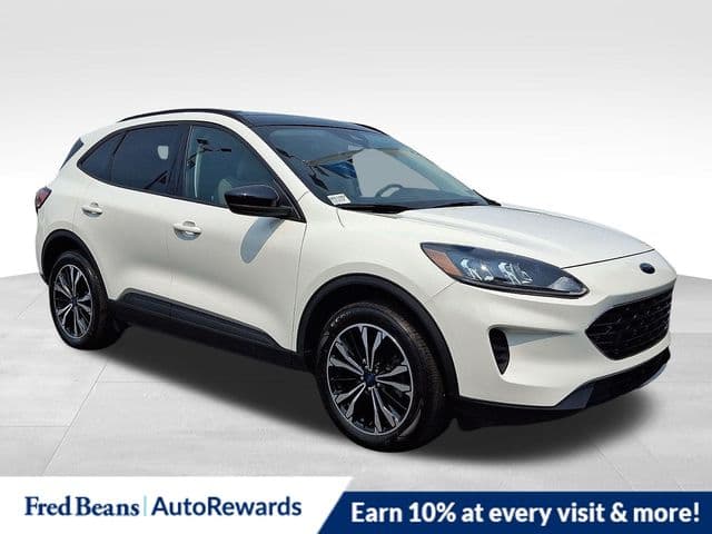 2022 Ford Escape SE — photo 1 of 32