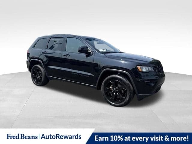 2018 Jeep Grand Cherokee Laredo — photo 1 of 24