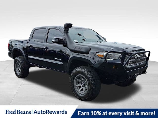 2017 Toyota Tacoma TRD Off-Road — photo 1 of 32