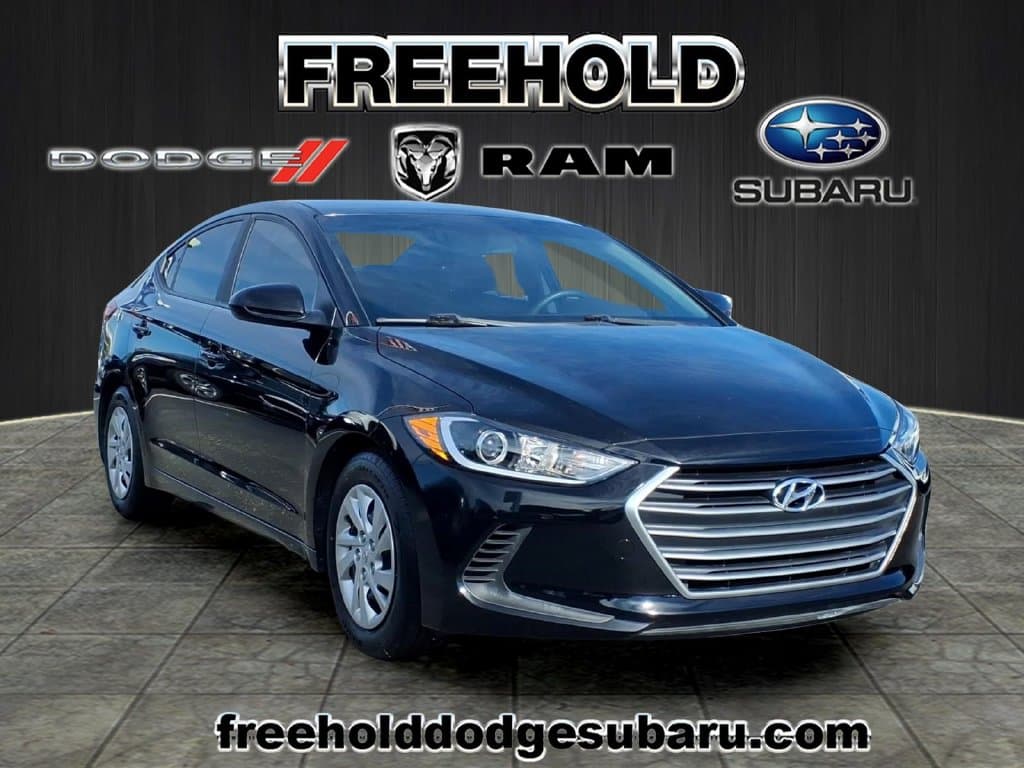 2017 Hyundai Elantra SE — photo 1 of 19