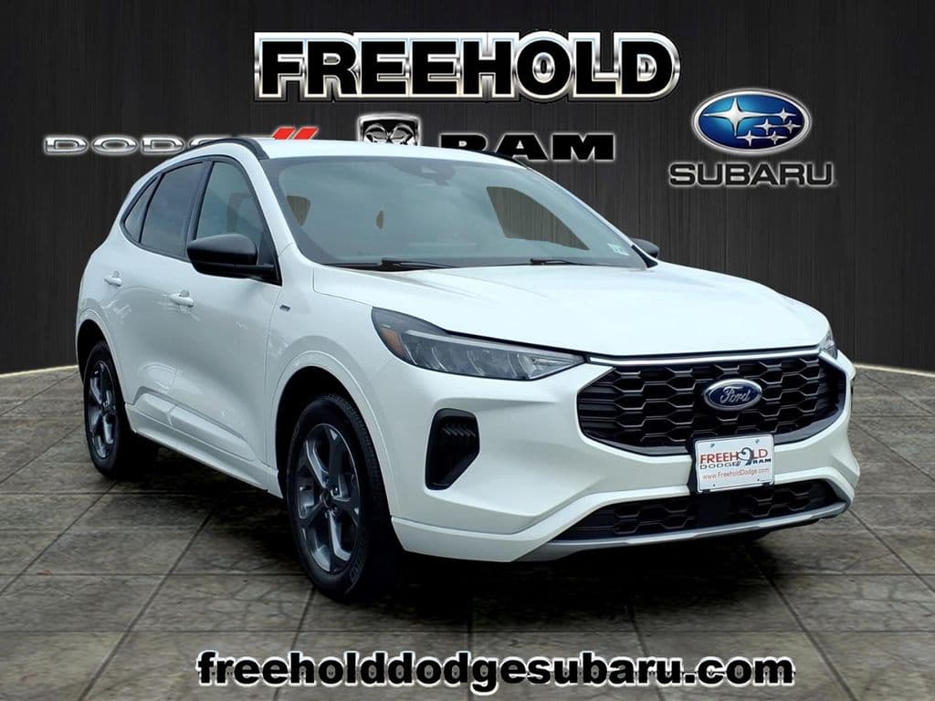 2023 Ford Escape ST-Line — photo 1 of 21