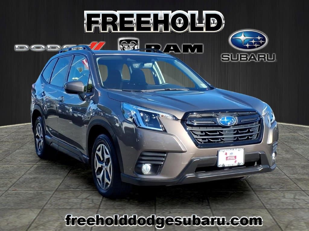 2022 Subaru Forester Premium — photo 1 of 24